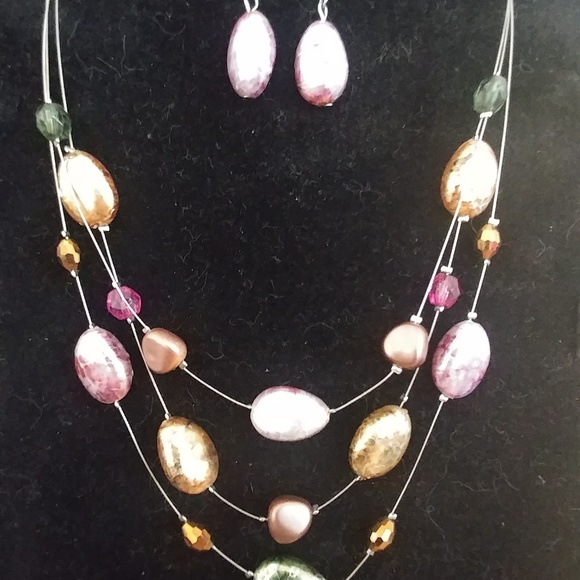 unknown Jewelry - Earring/necklace set.
